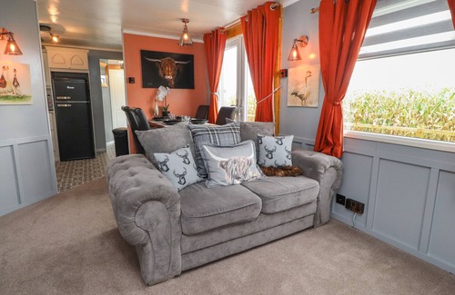 Pilling House | OLD BELL FARM, character holiday cottage, with open fire in Pilling