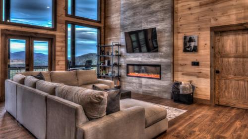 Ridgeline Vistas House | Old Chicago