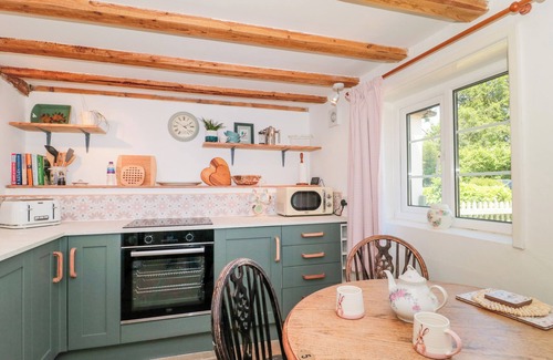 Sherrington Cottage | OLD FARM COTTAGE, pet friendly, character holiday cottage in Codford