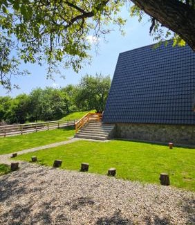 Tesila Ski Chalet | Old Nut Cabin