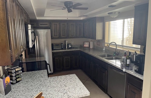 Tucson Condo | Old-School Charm on the Course – Patio Views & Sleeps 6