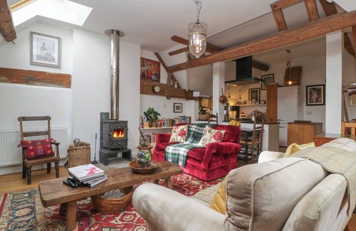 Huntley Cottage | OLD STABLES, family friendly, character holiday cottage in Huntley