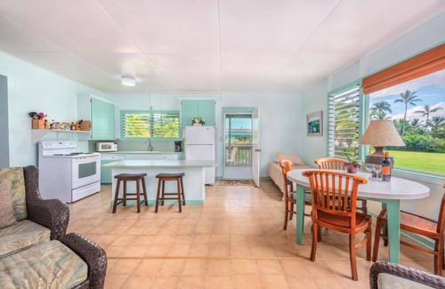 Hanalei House | Old Style beach house on Hanalei Bay;stunning mountain view, ocean breezes