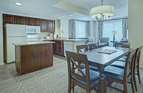 Old Town West Condo | Old Town Alexandria|2BR/2BA King Bed Suite