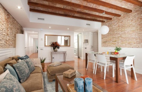 Gothic Quarter Apartment | Old Town building! Roof Terrace with views!