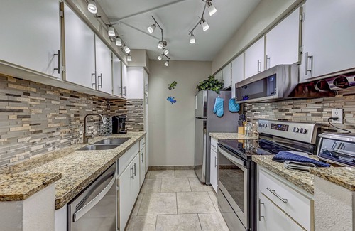 Entertainment District Condo | Old Town Retreat | Cozy Scottsdale Condo with an Unbeatable Location