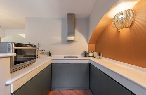 Prague 1 Apartment | Old Town Stylish 3 BDR Apartment Next to Charles Bridge