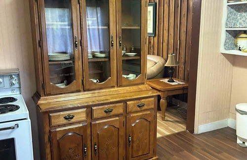 Boston Bar Cabin | Old Towne Inne
