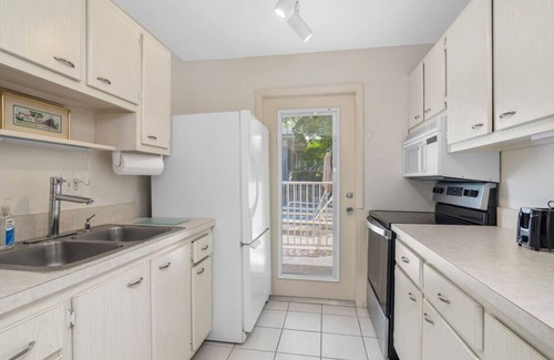 Redevelopment Area Apartment | Olde Naples Paradise 803
