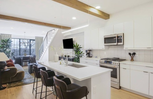 Castleberry Hill Condo | Olive Stone Loft Summ
