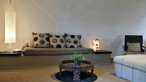 Fons-sur-Lussan Apartment | Olivenhuset