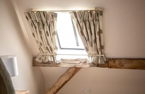 Shefford Woodlands House | Olivers Barn - Uk42081
