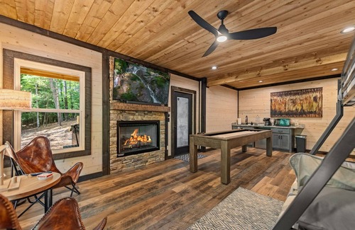 Cherry Log Cabin | Olivers Modern Twist- Cherry Log GA