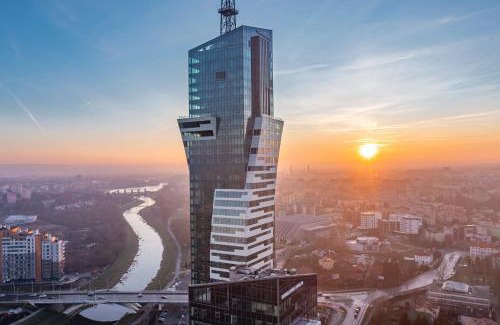 Rzeszow Apartment | OLSZYNKI PARK- SkyV Luxury Premium Apartment with View, City Centre by StayNest