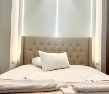 Mets Apartment | OlympianZeusApartment 2 4