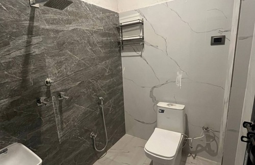 Mahmoorganj House | Om Nilay Paying Guest House By GRB
