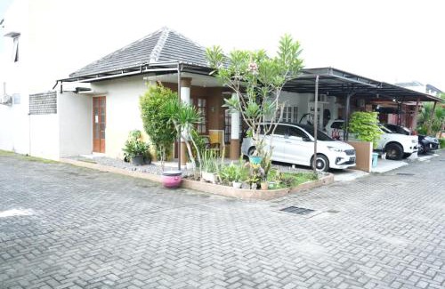 Banguntapan House | Omah Rere Full 1 Rumah, 2 kamar AC