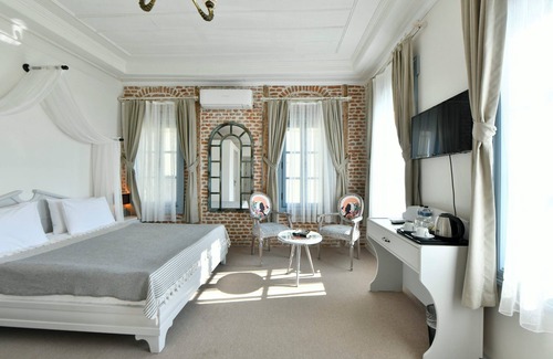 Ayvalik Hotel | Omer Aga Konagi