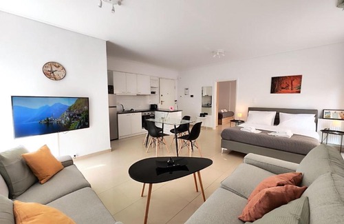Marousi Apartment | Omorfokklisias by Verde Apartments