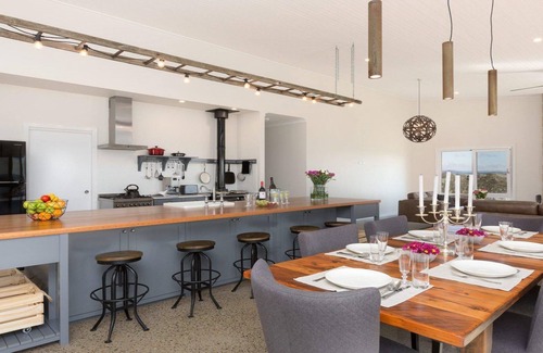 Durran Durra House | On a Hill – modern country home near Braidwood