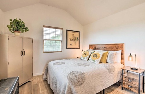 Forestburg Apartment | On-Site Pond and Fire Pit Montague Retreat!