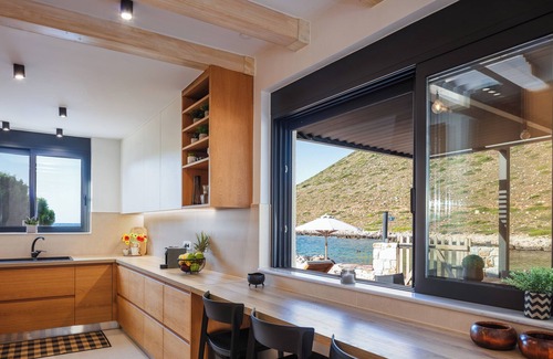 Stavros Villa | On the beach, walking distance to restaurants & amenities