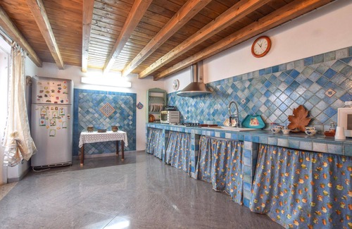 San Fratello House | On the north coast of Sicily, this creative vacation home welcomes you in San Fratello.