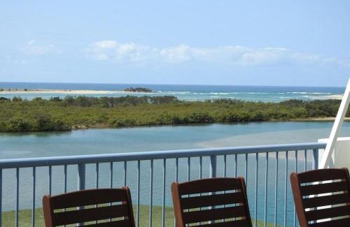 Maroochydore Apartment | On The River Apartments