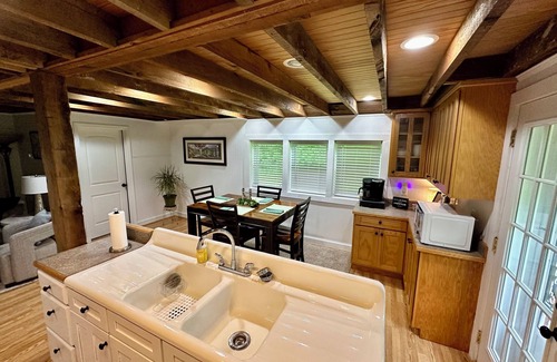 Damascus House | On The Trail