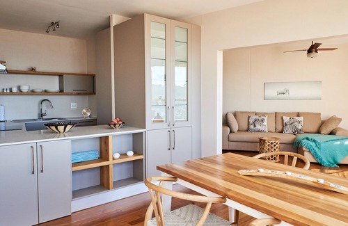 Cape Town City Centre Apartment | On Top of Cape Town! Drink wine with a dream view, calm, lovingly furnished!