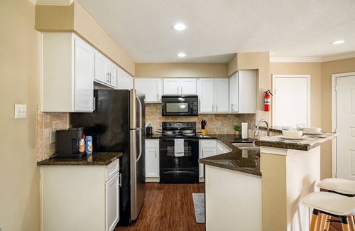 Astrodome Apartment | Once in a Blue Room - Medical Center - 30+ day stays
