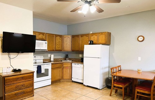 Pinetop Condo | One Bedroom, Big Mountain Fun