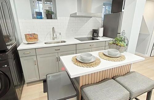 Williamsbridge Apartment | One bedroom apartment with AC and WiFi in the Bronx