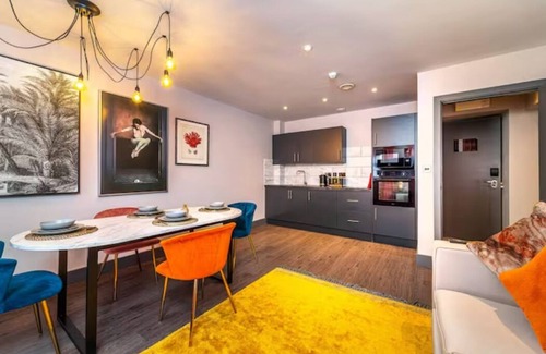 RopeWalks Apartment | One Bedroom Apartment 104 (Sleeps 4) - minutes from L1 and all major attractions