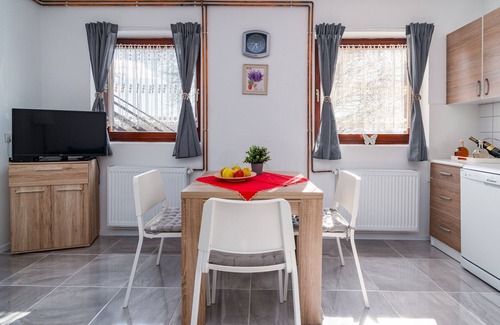 Rakovica Apartment | One bedroom apartment with air-conditioning Grabovac, Plitvice (A-20709-a)