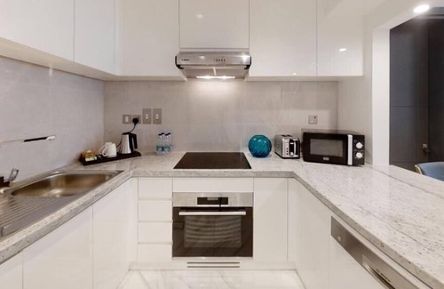 Al Mankhool Apartment | One Bedroom Apartment Near Sharaf Dg Metro By E R