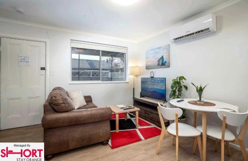 Orange Apartment | One-Bedroom Apartment on Summer