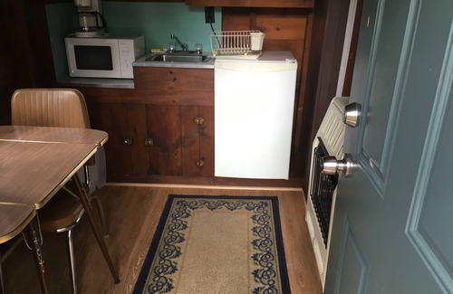 Ray Brook Cottage | One bedroom cottage - Family owned/operated since 1923