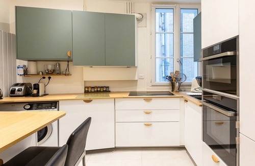 Quartier de l'Ecole-Militaire Apartment | One bedroom in front of UNESCO – Le 7e arrondissement