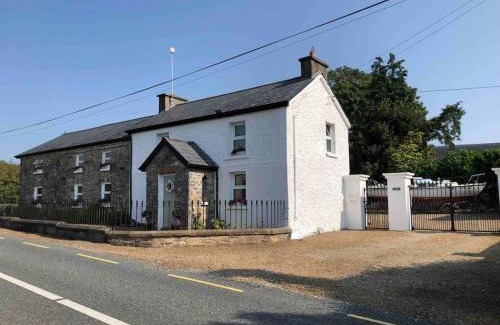 Woodford Apartment | One Bedroom Rural Cottage