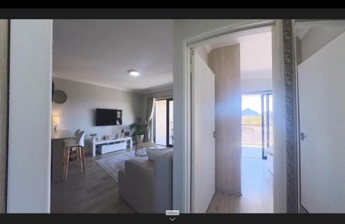 Tokai Apartment | One double bed en-suite