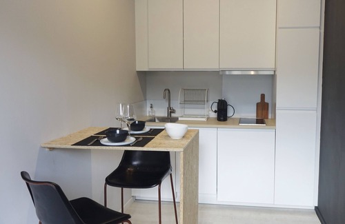 Carcassonne Apartment | One night between Cite and Bastide
