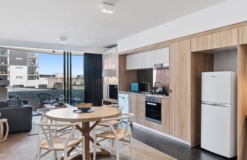 Newstead Apartment | One Oak has a unique design 1 bedroom apartment with stunning European inspired pool and sundeck