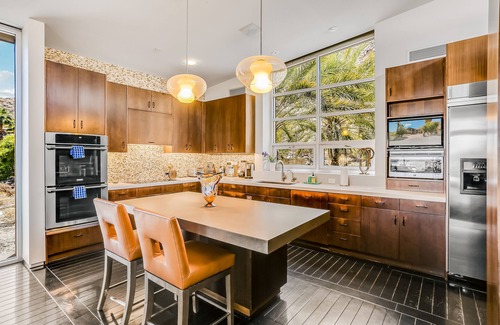 The Mesa House | One-of-a-kind luxury home with private pool & spa, WiFi, AC & on-site ruins