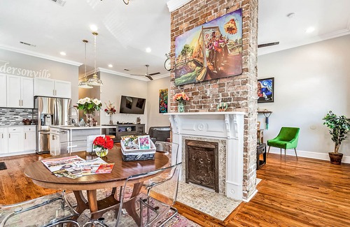 Tulane - Gravier House | One of New Orleans’ BEST Safe and Sanitized AirBnBs! Chill at Andersonville.