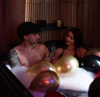 Tiburtino House | One of one Experiences - LOVE SPA SUITE