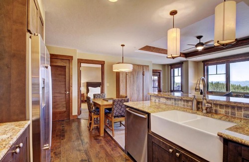 Peak 8 Apartment | One Ski Hill Place S8414