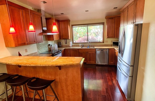 Vancouver House | #Oneofakind 5B Retreat w/Pool table,Sauna,Koi Pond