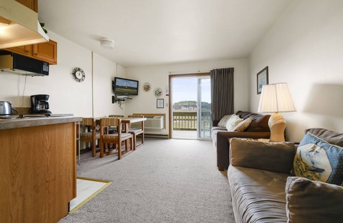 Chincoteague Condo | Only 5 min from Assateague National Seashore!