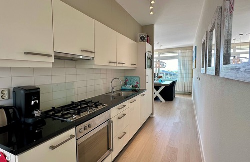 Bergen aan Zee Condo | Only 50 m from the beach! Wonderful and comfortably furnished vacation apartment